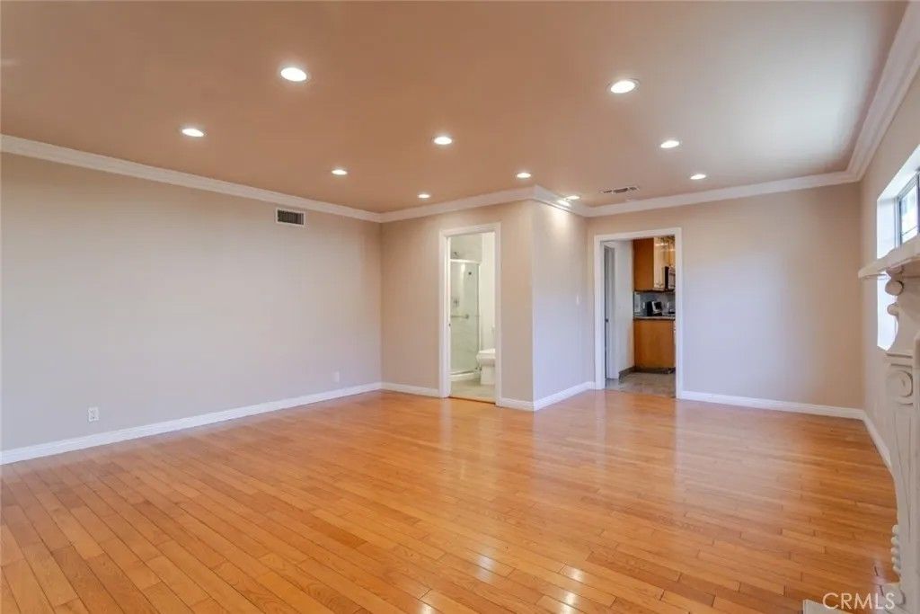 Photo of 14608 Cohasset Street, Van Nuys, CA 91405 (MLS # SR26022314)