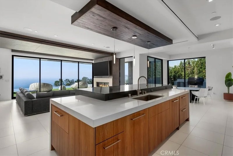 2935 Vista del Mar