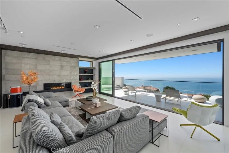 2935 Vista del Mar