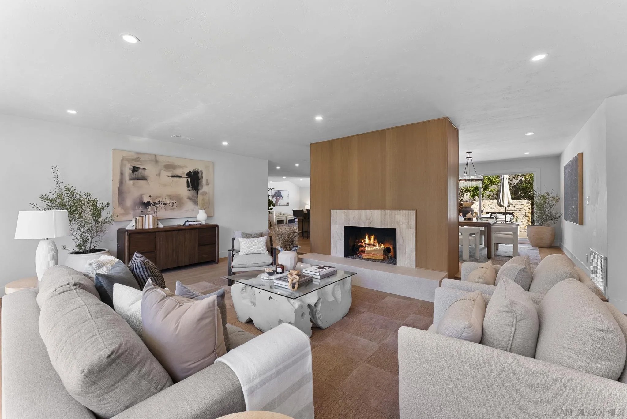 12830 Avenida La Valencia