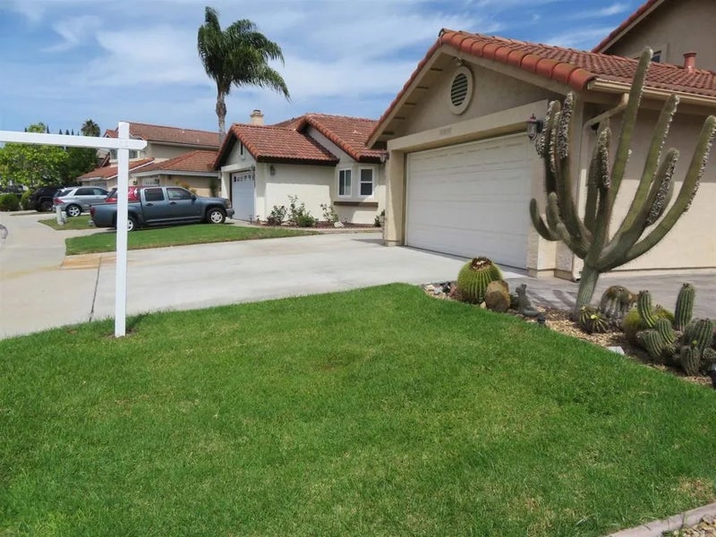 1085 Winding Oak Drive