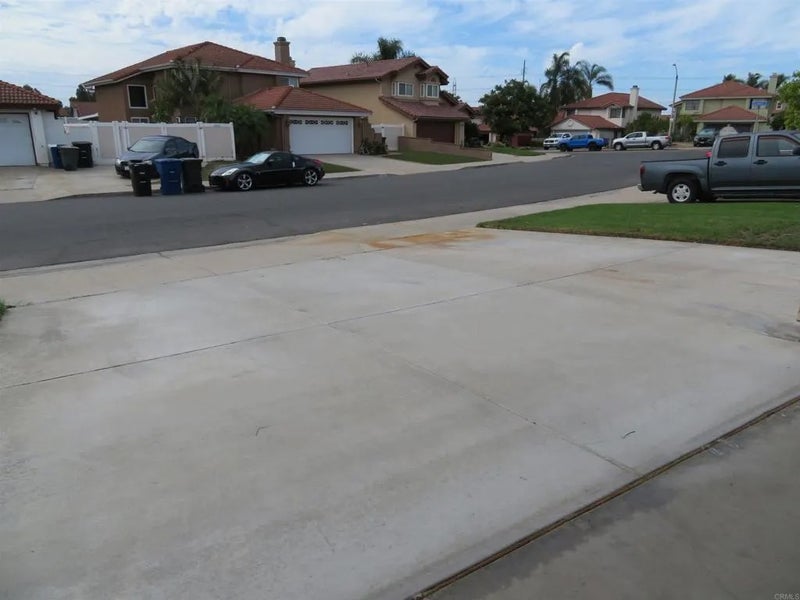1085 Winding Oak Drive