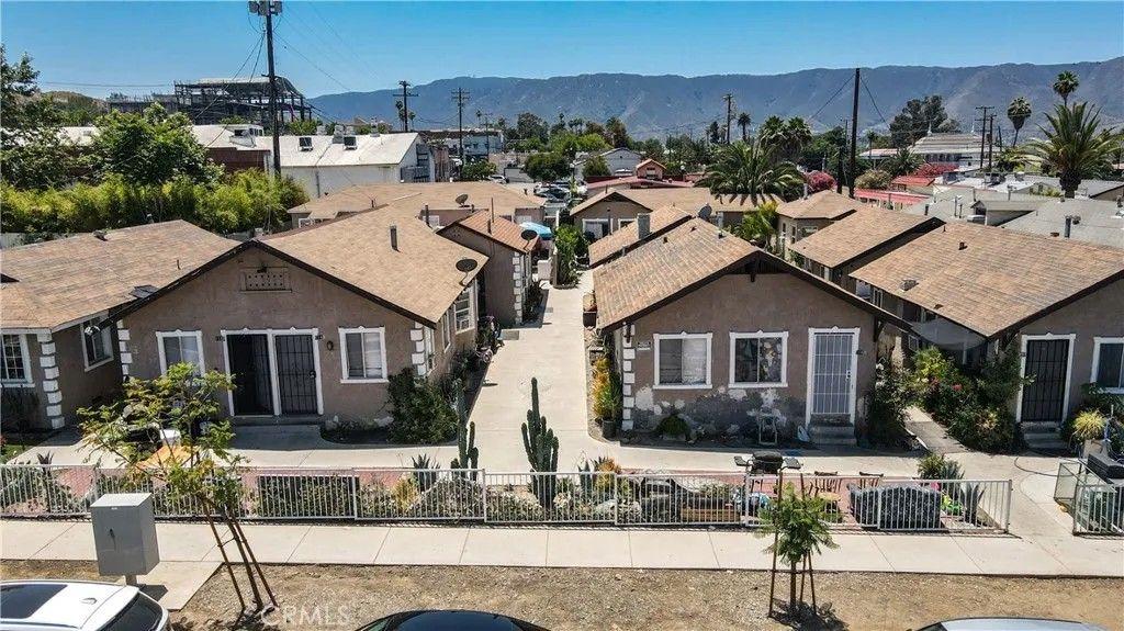Photo of 120 W Heald Ave, Lake Elsinore, CA 92530 (MLS # IV26024597)