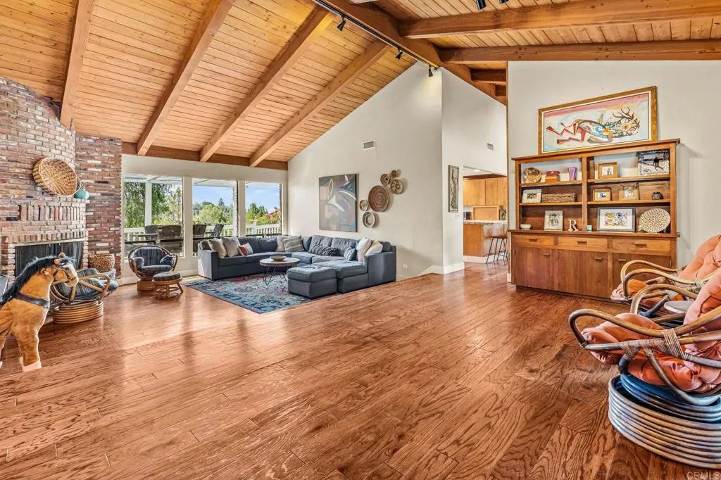 3082 Camino Cielo