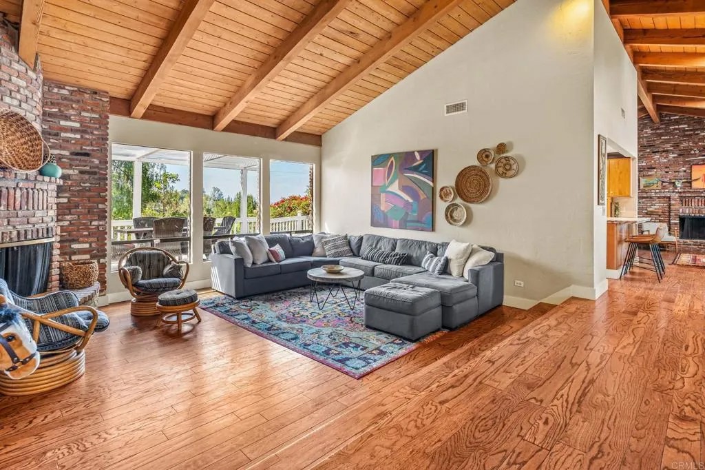 3082 Camino Cielo