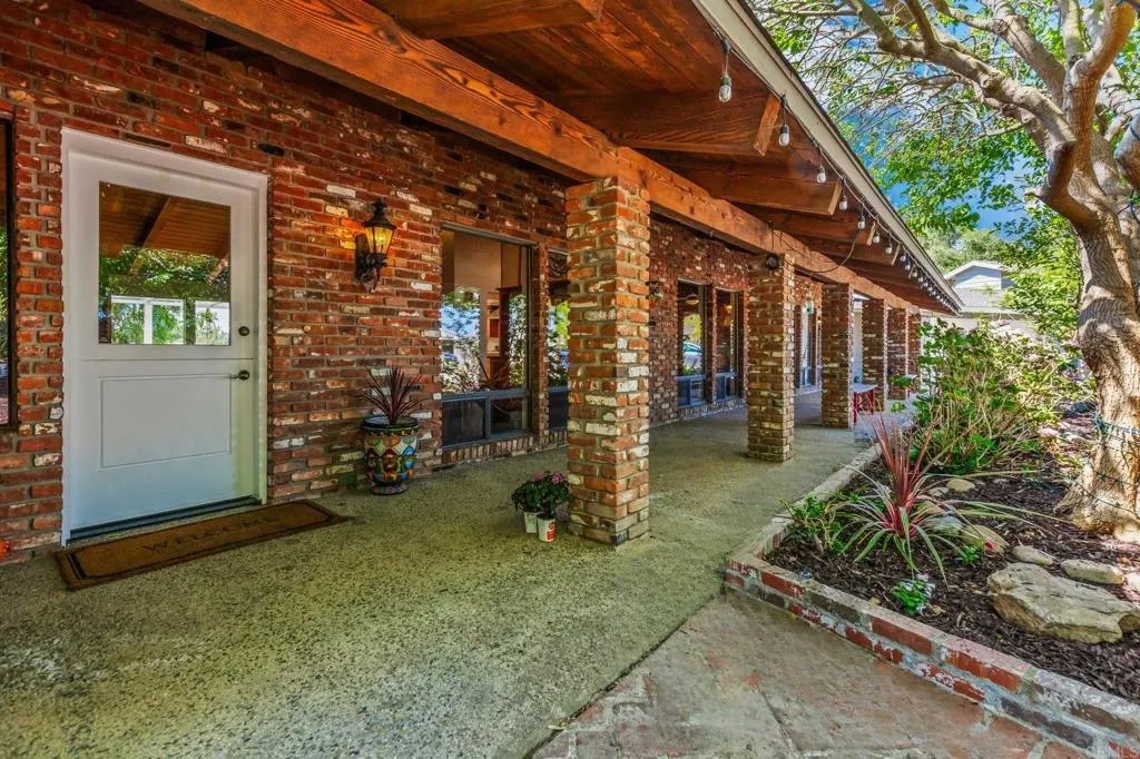 3082 Camino Cielo