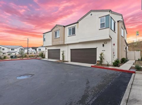 Photo of 35228 Tuft Place, Fallbrook, CA 92028 (MLS # NDP2510107)