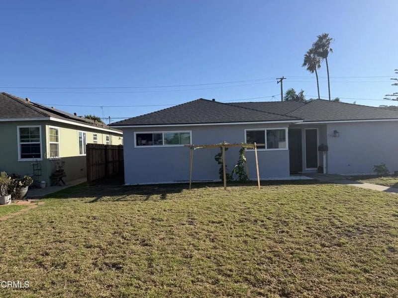 722 W Robert Avenue