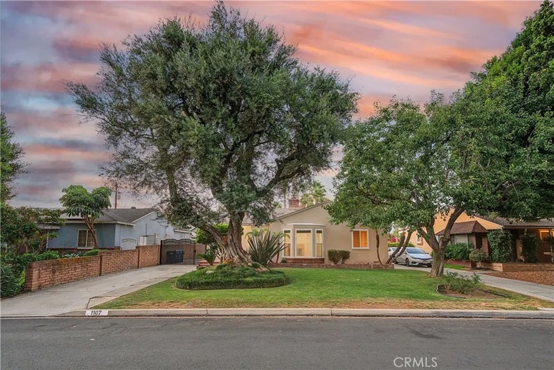 1107 E Larkwood