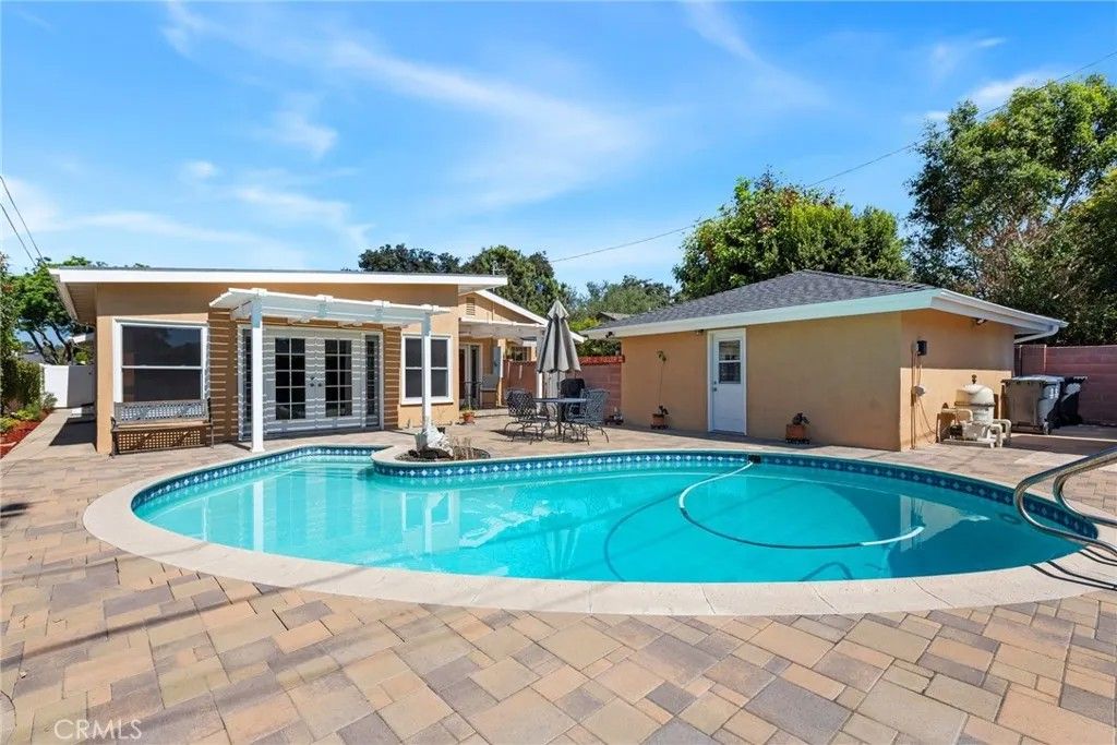 Photo of 1116 W 21st Street, Santa Ana, CA 92706 (MLS # PW25282130)