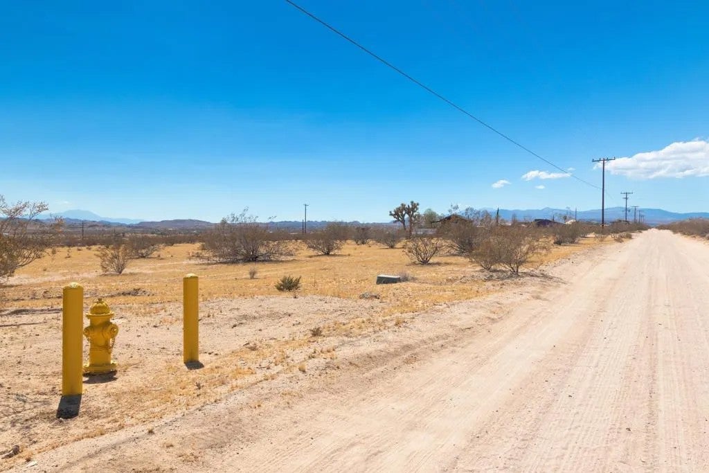 Photo of 61595 La Brisa DR, Joshua Tree, CA 92252 (MLS # 219152107DA)