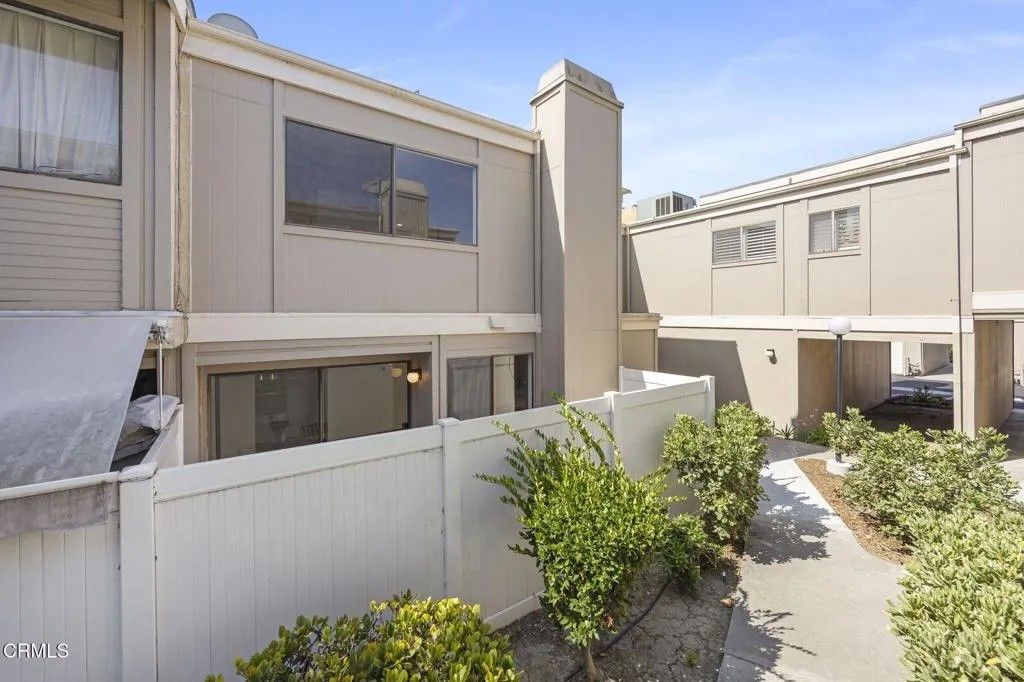 Photo of 1466 San Simeon Court #4, Ventura, CA 93003 (MLS # V1-35572)