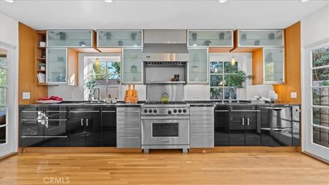 Tiny photo for 460 University Circle, Claremont, CA 91711 (MLS # CV25246972)