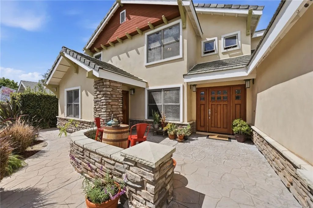 3107 Serrano Dr
