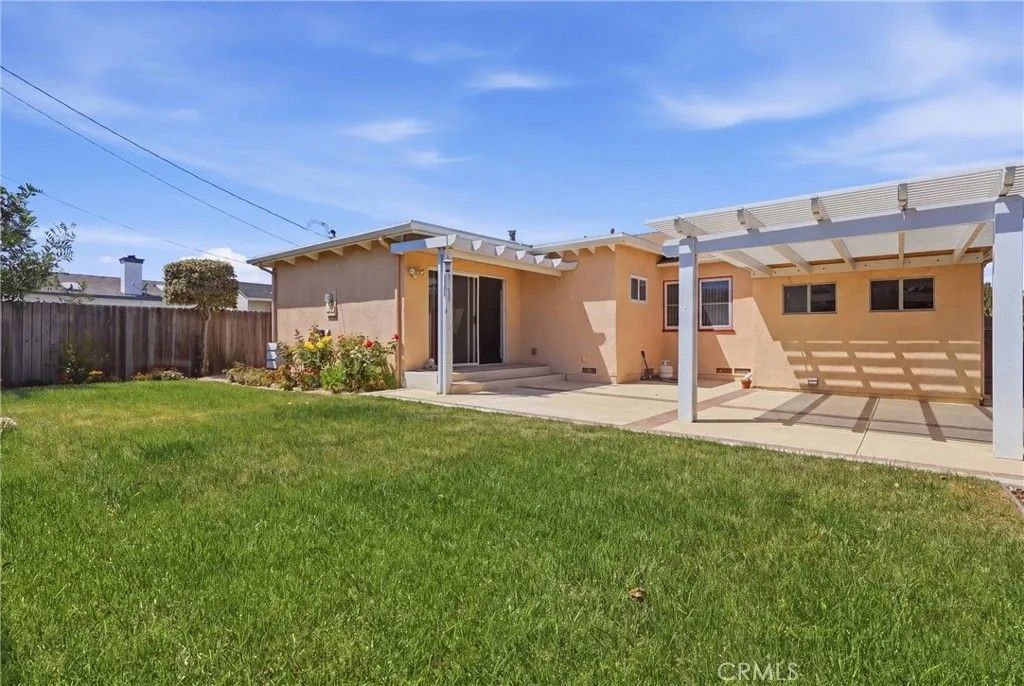 Photo of 5452 W 122nd St, Hawthorne, CA 90250 (MLS # SR26067212)