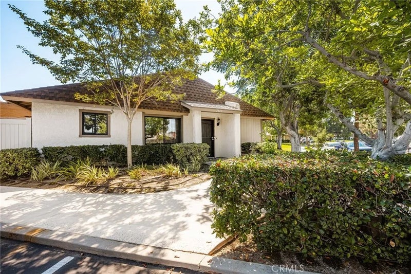 2943 N Cottonwood 1
