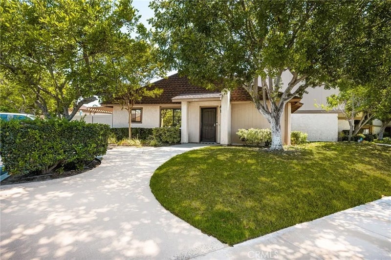 2943 N Cottonwood 1