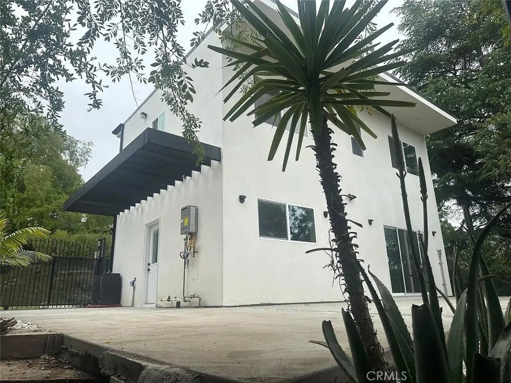 Photo of 22823 Crespi st., St, Woodland Hills, CA 91364 (MLS # SR26072577)