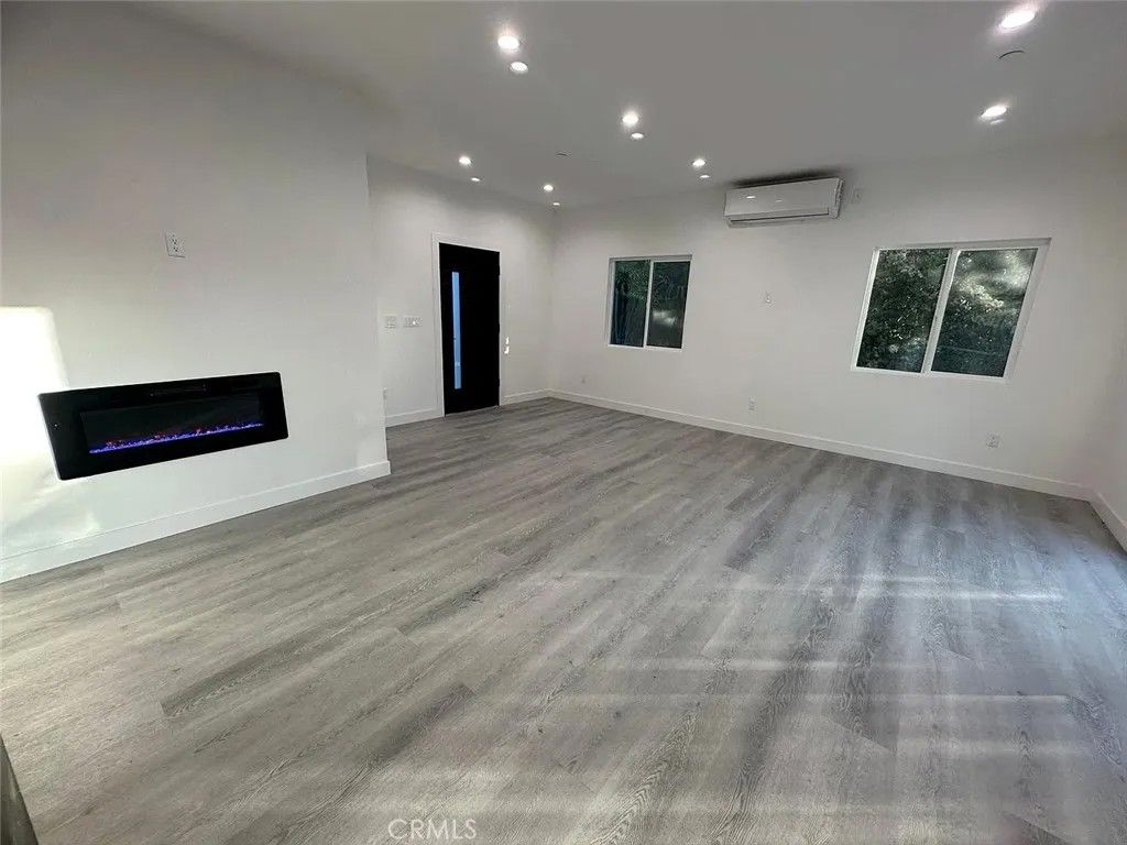 Photo of 22823 Crespi st., St, Woodland Hills, CA 91364 (MLS # SR26072577)