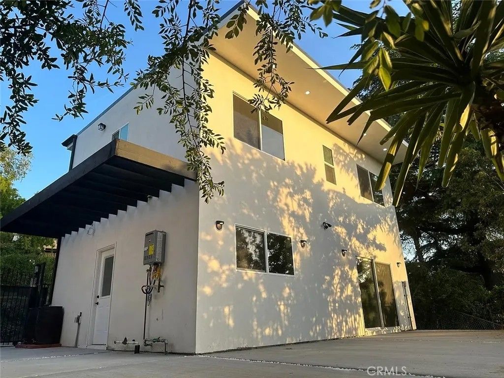 Photo of 22823 Crespi st., St, Woodland Hills, CA 91364 (MLS # SR26072577)