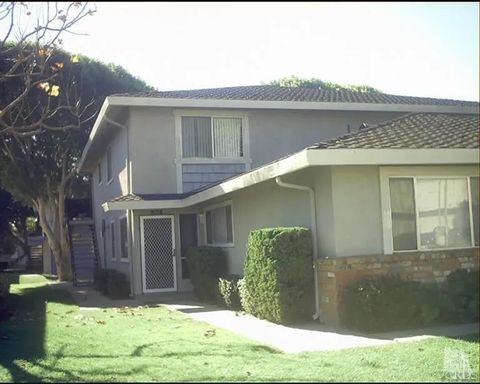 Photo of 766 W Hemlock Street, Port Hueneme, CA 93041 (MLS # V1-33842)