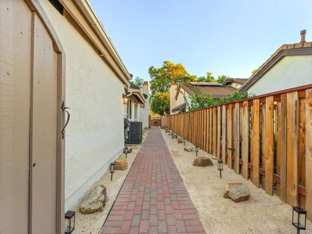 Photo of 1817 Castle GLN, Escondido, CA 92029 (MLS # NDP2608374)