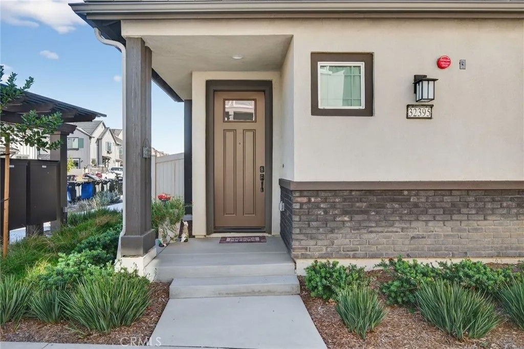 Photo of 32395 Brunello Way, Temecula, CA 92591 (MLS # SW26065433)