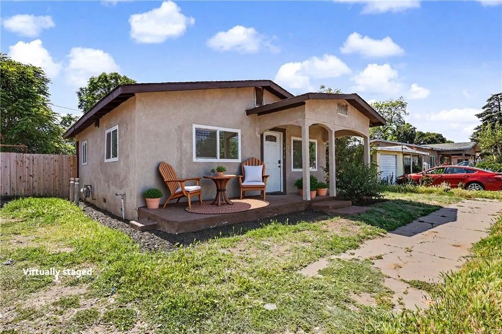 Photo of 1016 E Yosemite Ave, Madera, CA 93638 (MLS # MC26094996)