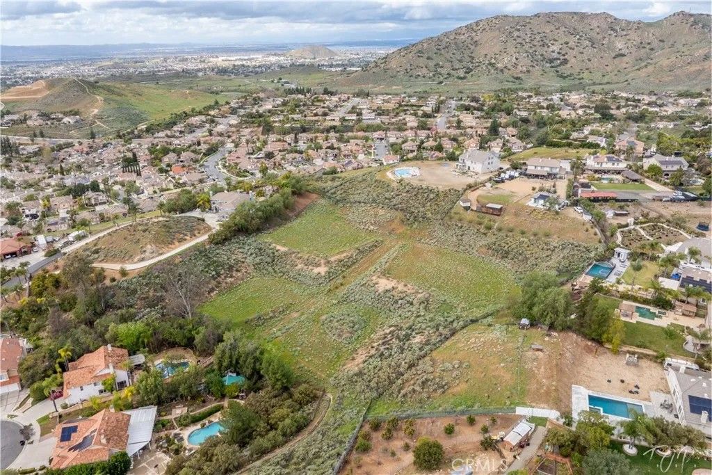 Photo of 1130 La Salle Cir, Corona, CA 92879 (MLS # IV26038529)