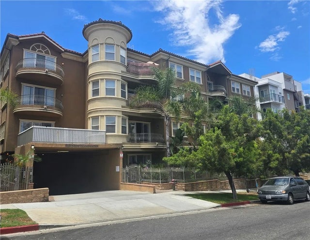 917 S New Hampshire 301 #301, Los Angeles