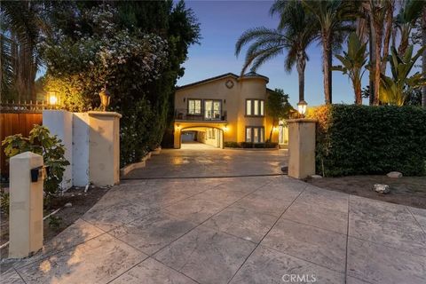 Tiny photo for 22851 Calvert Street, Woodland Hills, CA 91367 (MLS # SR25242878)