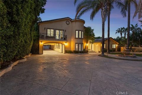 Tiny photo for 22851 Calvert Street, Woodland Hills, CA 91367 (MLS # SR25242878)