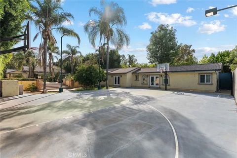 Tiny photo for 22851 Calvert Street, Woodland Hills, CA 91367 (MLS # SR25242878)