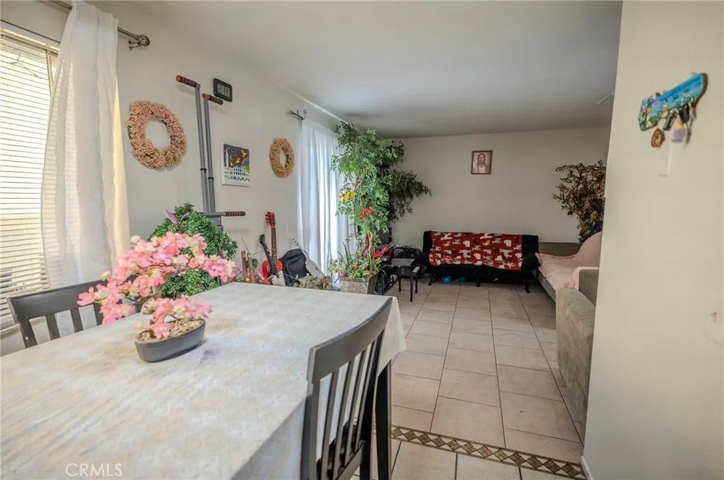 Photo of 9240 Date St, Fontana, CA 92335 (MLS # CV26085111)