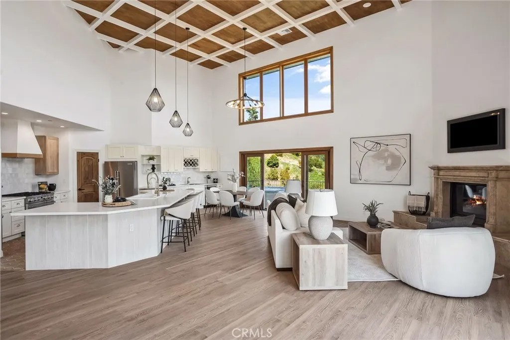 4385 Rainbow Vista Drive