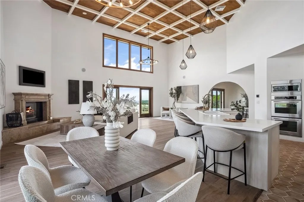 4385 Rainbow Vista Drive