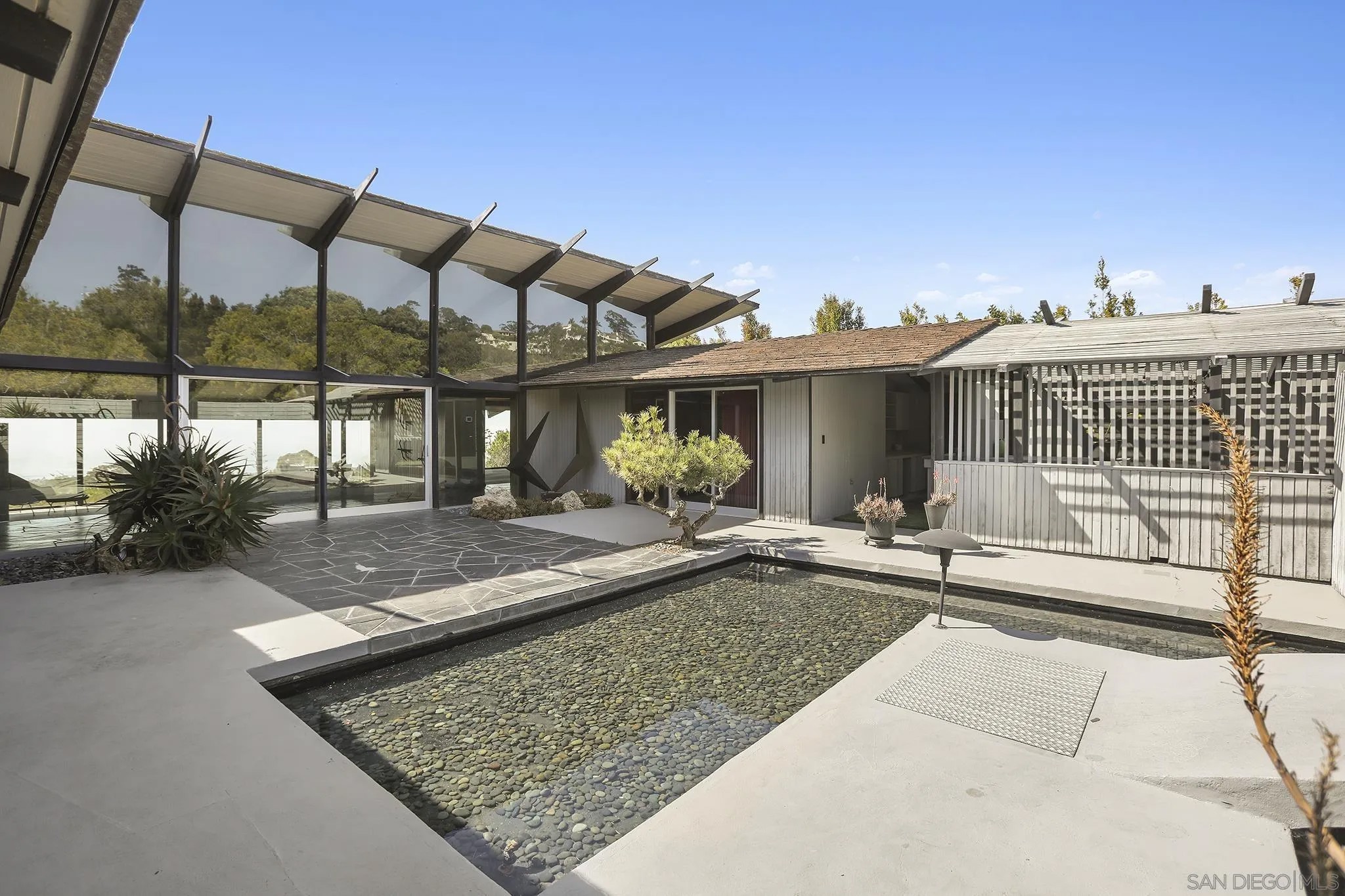 7105 Country Club Dr