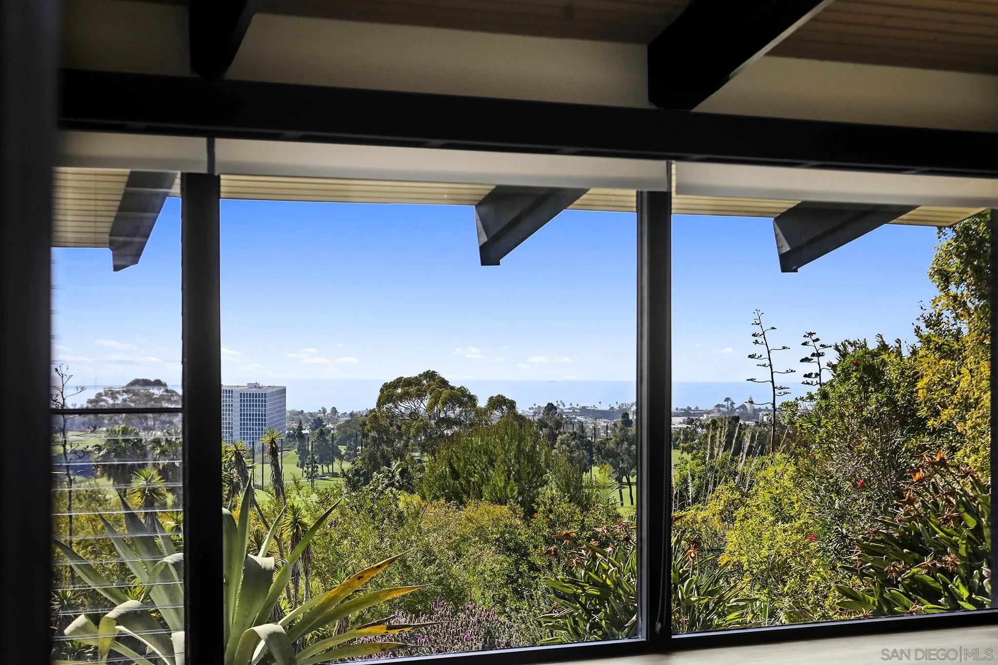 7105 Country Club Dr