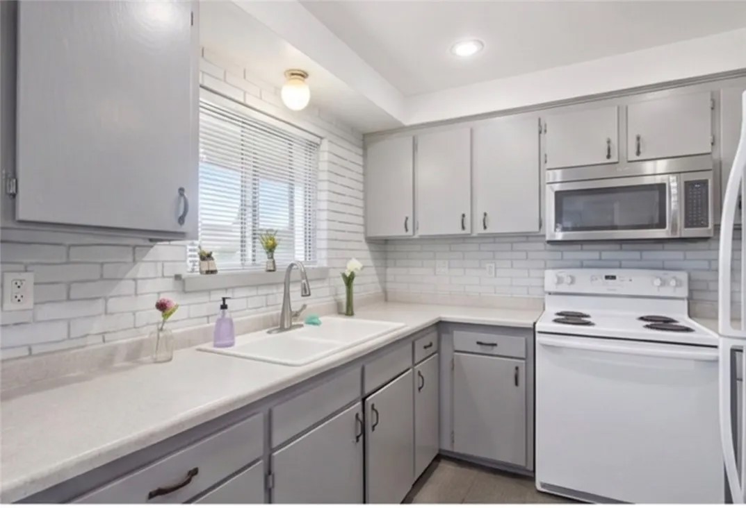 2501 W Redondo Beach #321