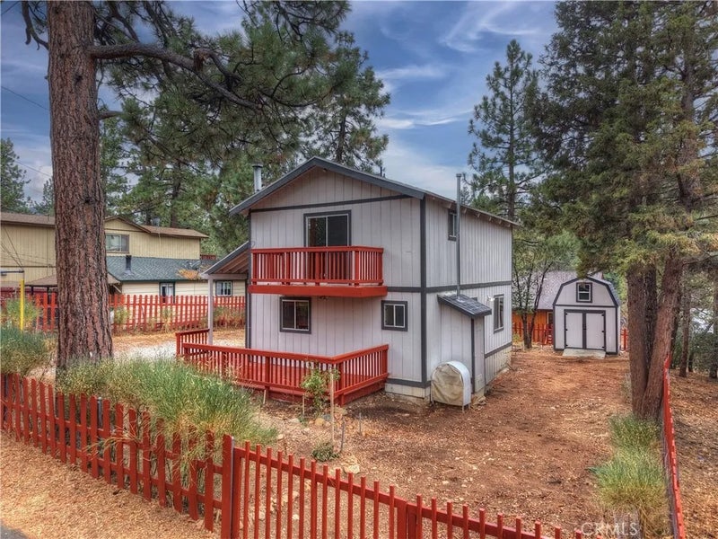 418 Sunset Lane