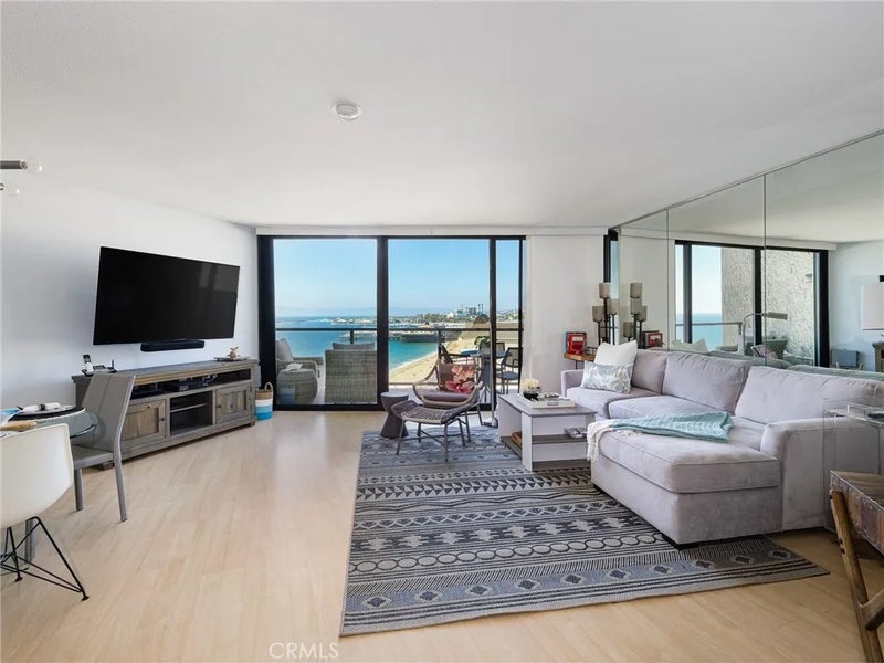 531 Esplanade 313