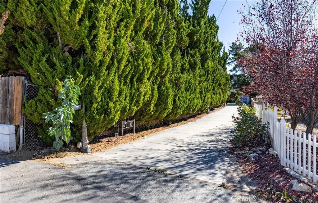 Photo of 8620 Apple Tree Ln, Cherry Valley, CA 92223 (MLS # IG25251613)