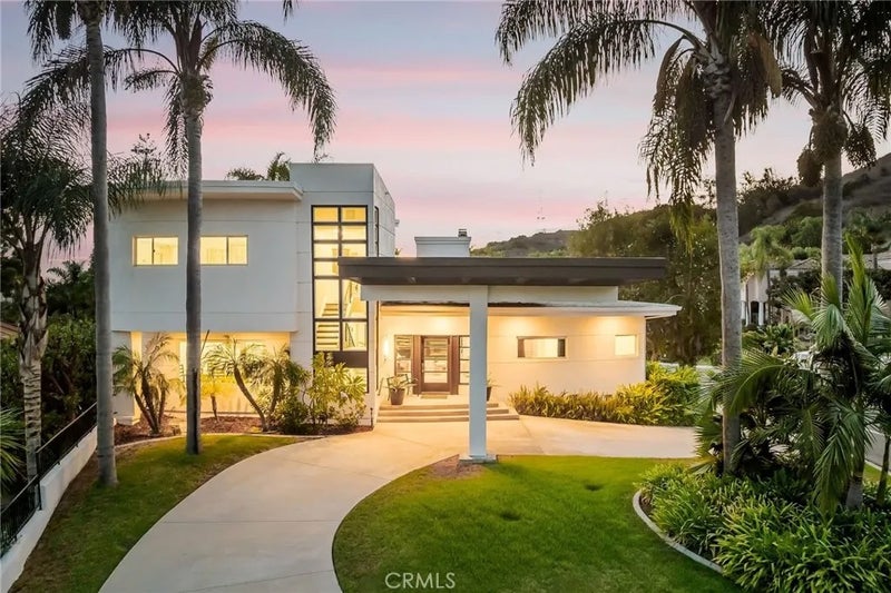 9111 Loma
