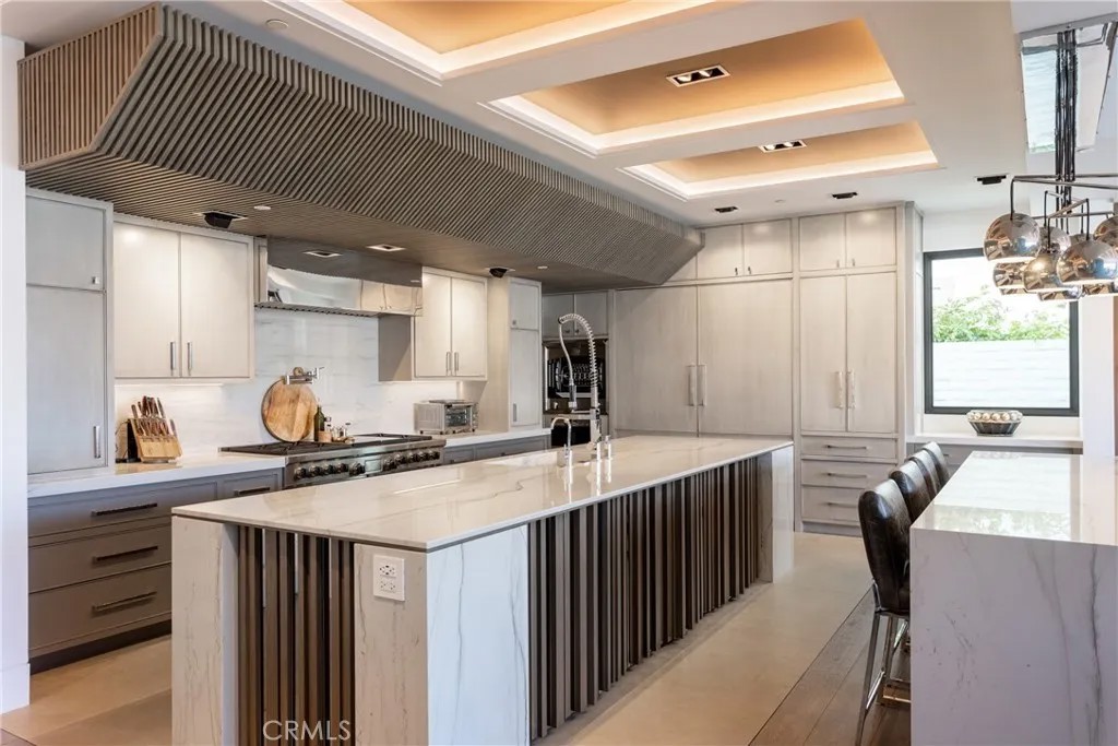 660 Harbor Island Drive