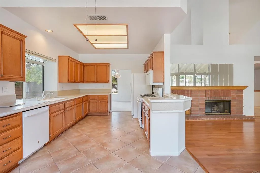 394 Moonstone Bay Dr.