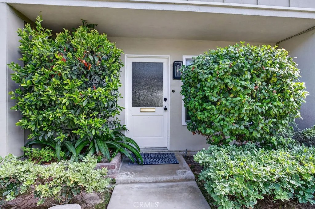 4588 Jamestown