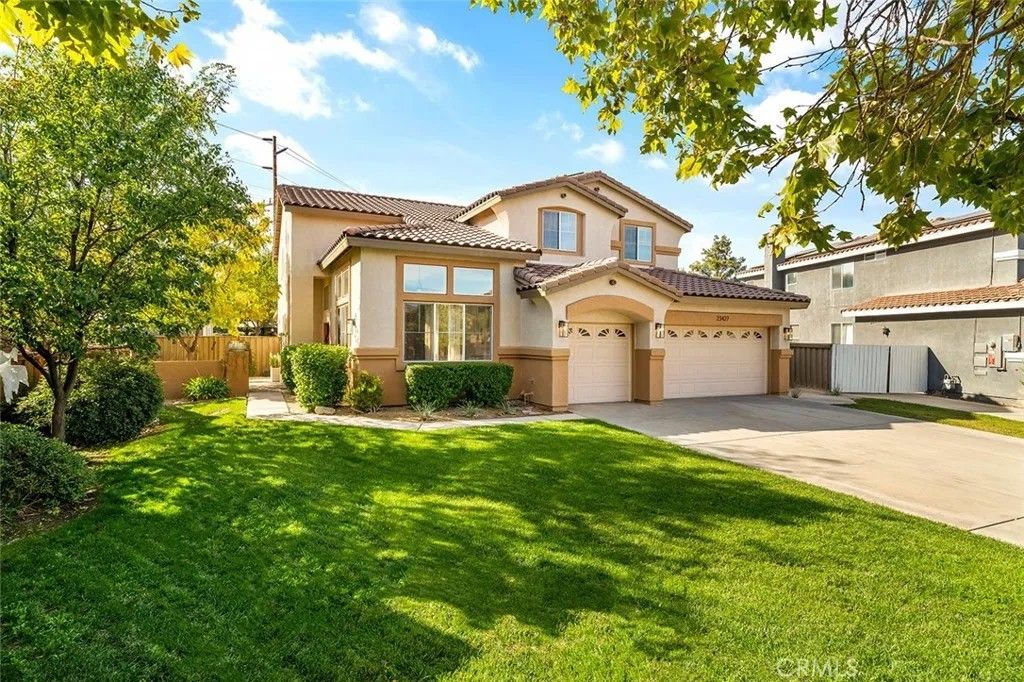 Photo of 23427 Mountain Song Loop, Murrieta, CA 92562 (MLS # SW25242067)