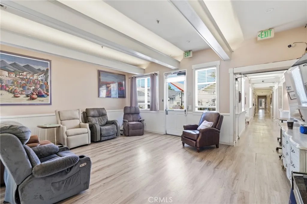 321-& 319 W Mission