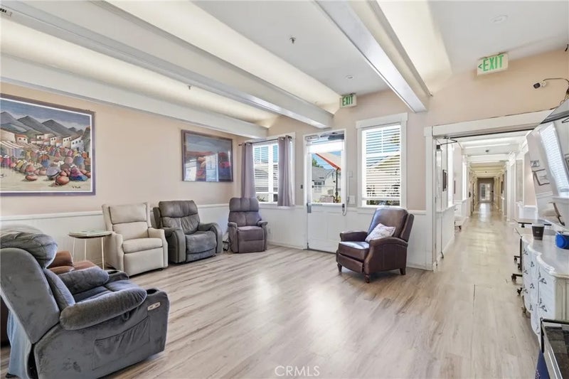 321-& 319 W Mission