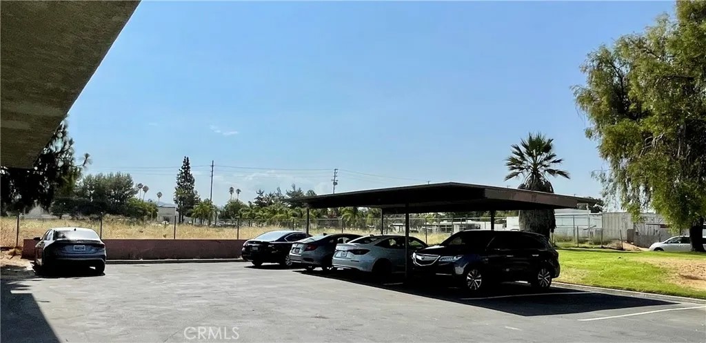 610 E Lugonia Avenue